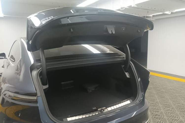 Used Nio ET9 2025 100kWh Signature Edition Trunk
