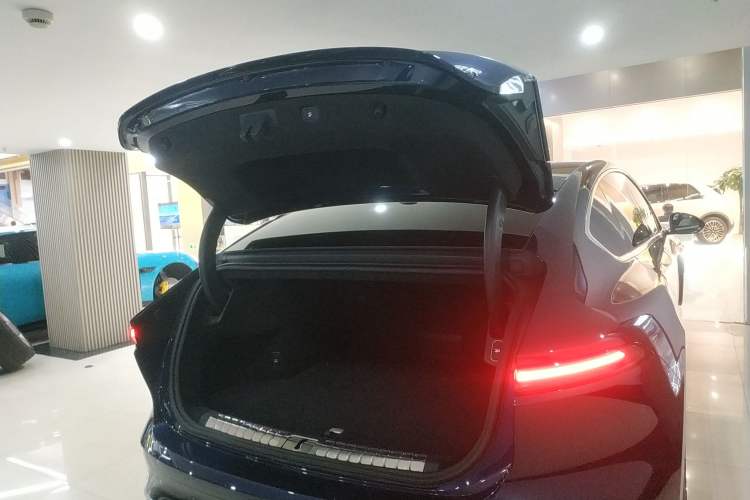Used Nio ET9 2025 100kWh Signature Edition Trunk