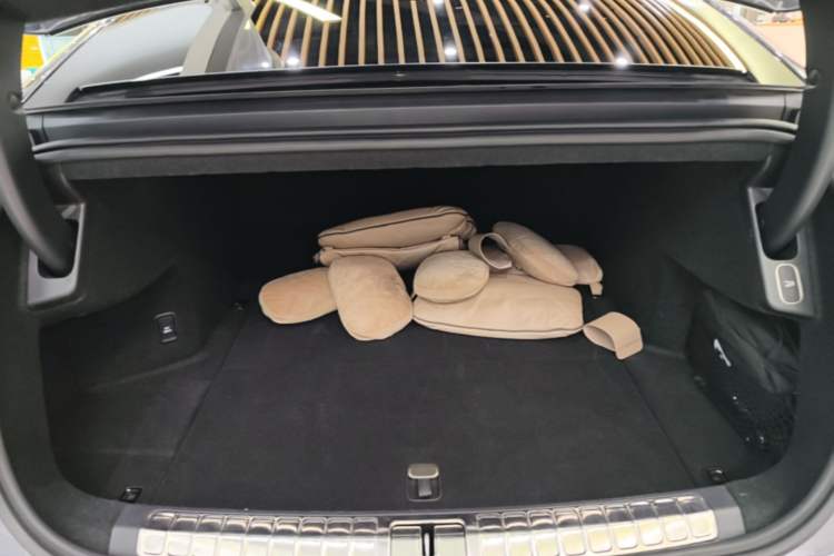 Used Nio ET9 2025 100kWh Signature Edition Trunk