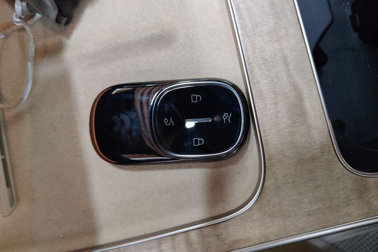 Used Nio ET9 2025 100kWh Signature Edition Vehicle Key
