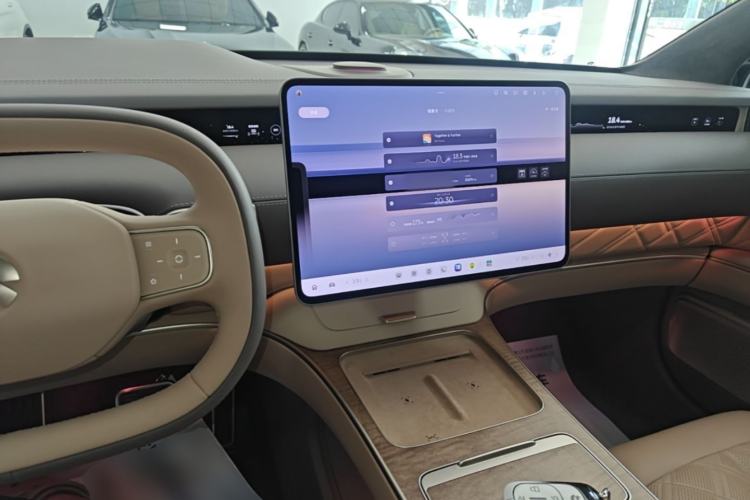 Used Nio ET9 2025 100kWh Signature Edition Center Console