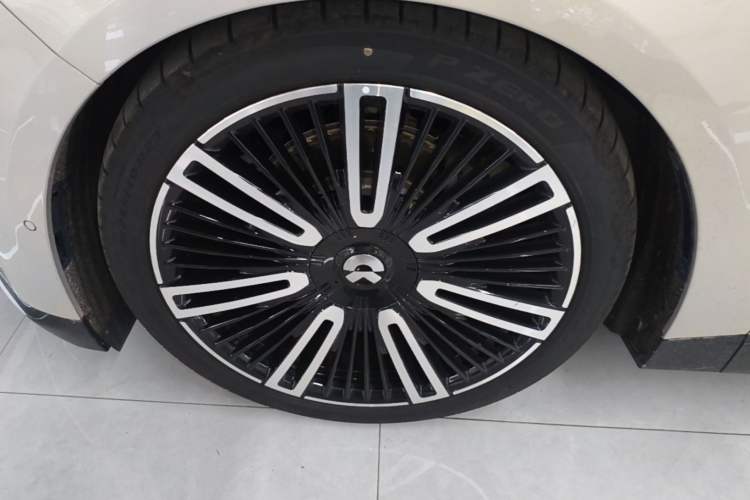 Used Nio ET9 2025 100 kWh Exterior 4