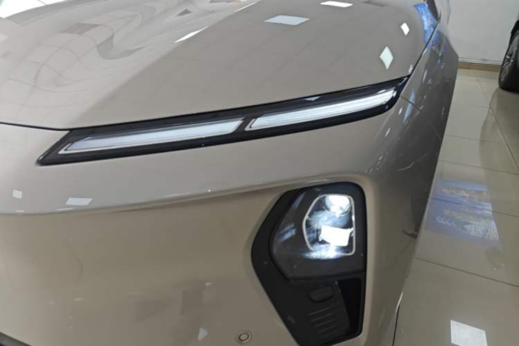 Used Nio ET9 2025 100kWh Signature Edition Left Front Headlight