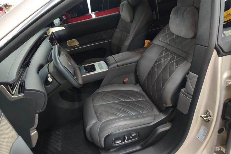 Used Nio ET9 2025 100 kWh Left Front Seat