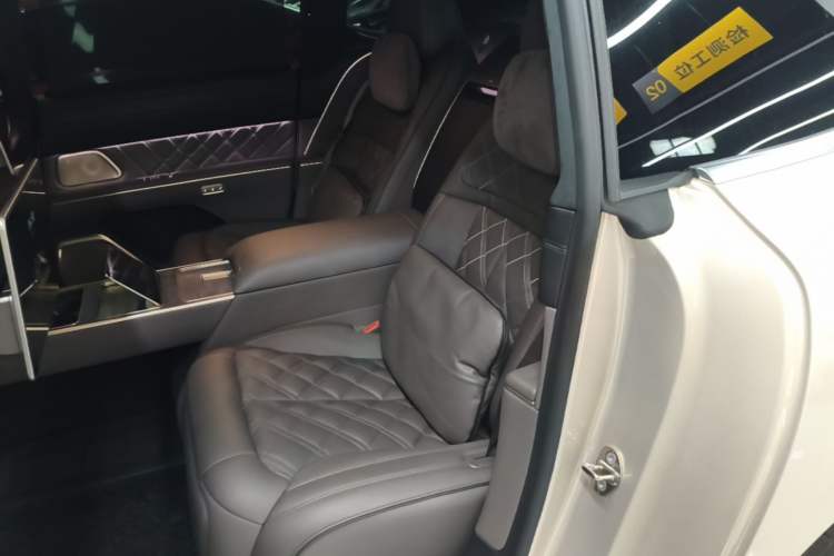 Used Nio ET9 2025 100 kWh Left Rear Seat