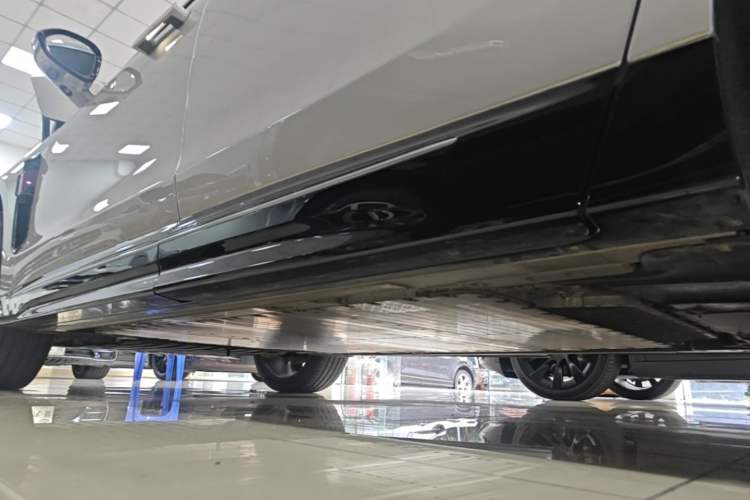 Used Nio ET9 2025 100kWh Signature Edition Left Side Sill