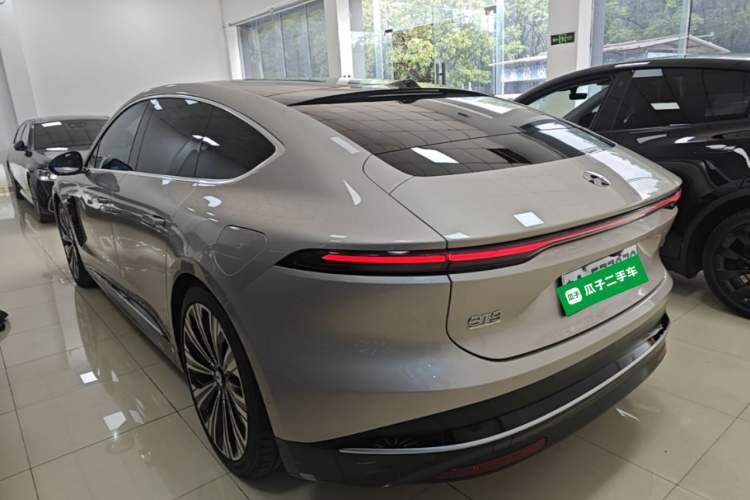 Used Nio ET9 2025 100kWh Signature Edition Rear Left 45 Deg