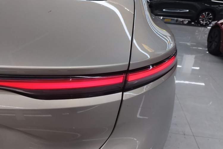 Used Nio ET9 2025 100 kWh Right Rear Taillight