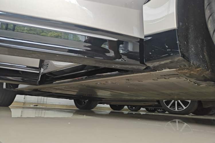 Used Nio ET9 2025 100kWh Signature Edition Right Side Sill
