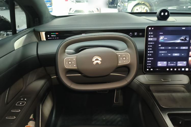 Used Nio ET9 2025 100 kWh Steering Wheel
