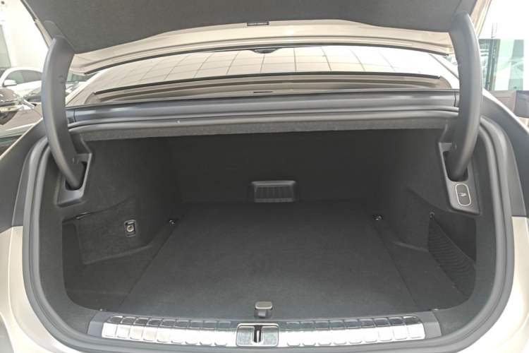 Used Nio ET9 2025 100kWh Signature Edition Trunk