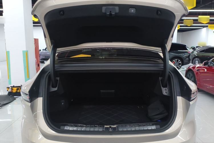 Used Nio ET9 2025 100 kWh Trunk