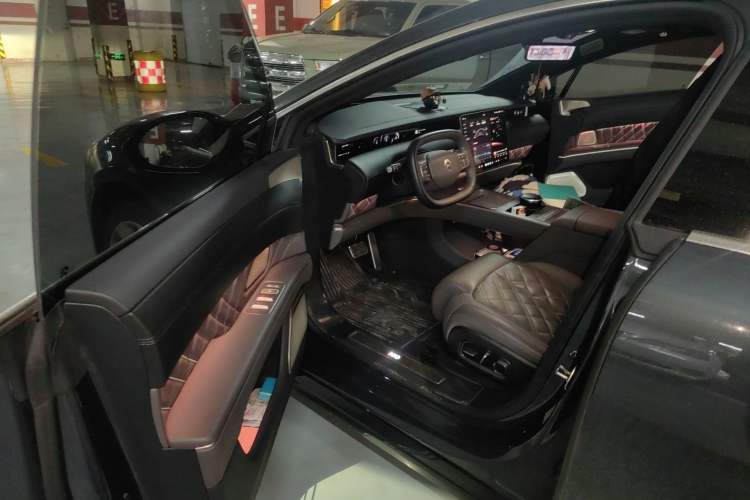 Used Nio ET9 2025 100kWh Signature Edition Driver Seat
