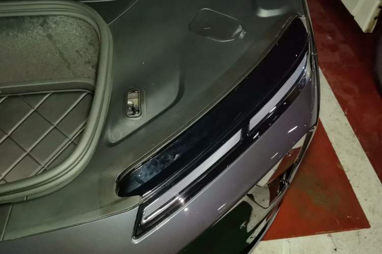 Used Nio ET9 2025 100kWh First-Edition Limited Edition Engine Bay Left