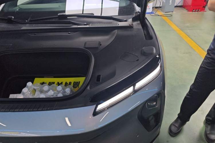 Used Nio ET9 2025 100kWh First-Edition Limited Edition Engine Bay Left
