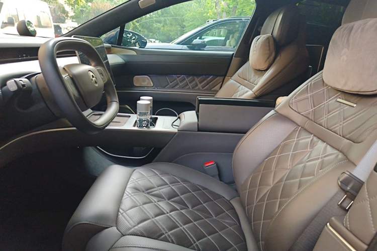 Used Nio ET9 2025 100 kWh Left Front Seat