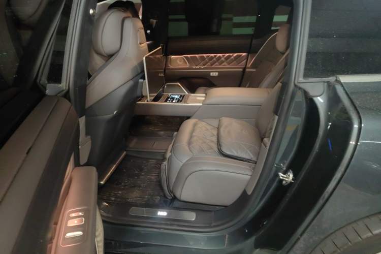 Used Nio ET9 2025 100kWh Signature Edition Left Rear Seat
