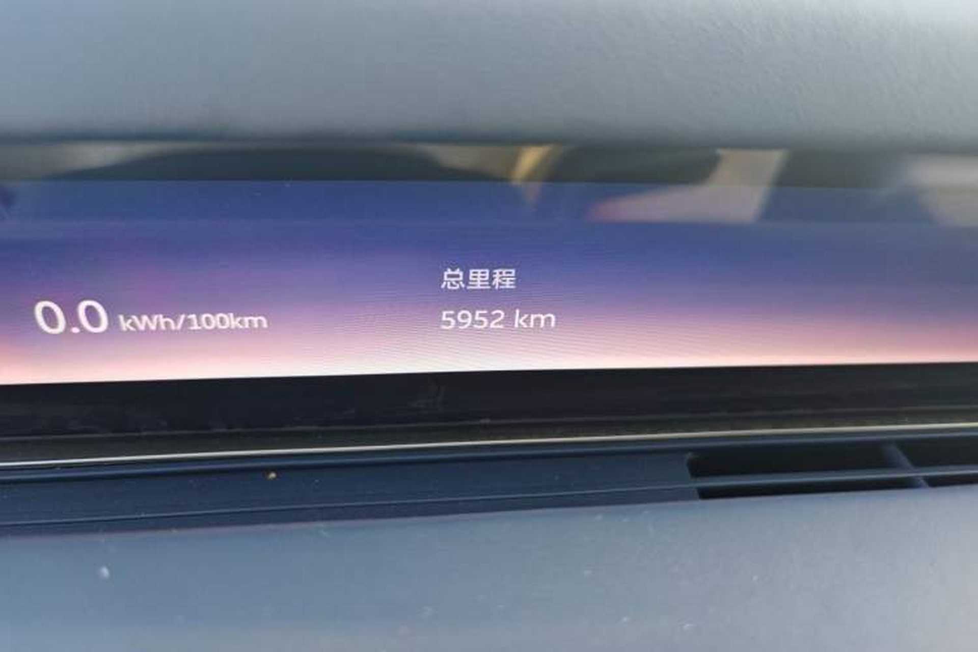 Used Nio ET9 2025 100 kWh Odometer Close Up