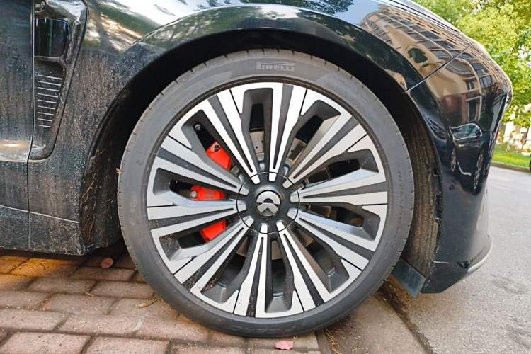Used Nio ET9 2025 100 kWh Right Front Wheel Hub