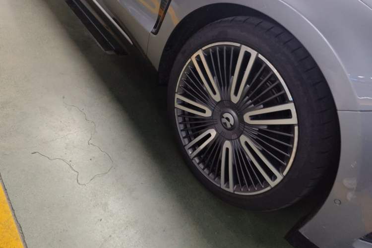 Used Nio ET9 2025 100kWh First-Edition Limited Edition Right Front Wheel Hub