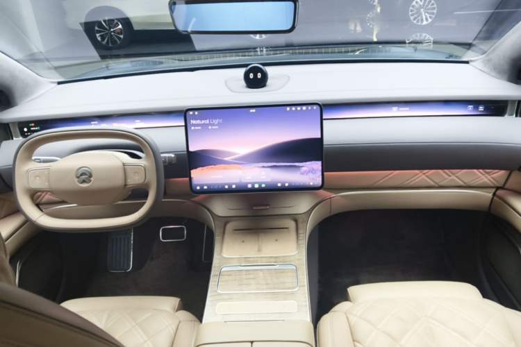 Used Nio ET9 2025 100kWh Signature Edition Center Console