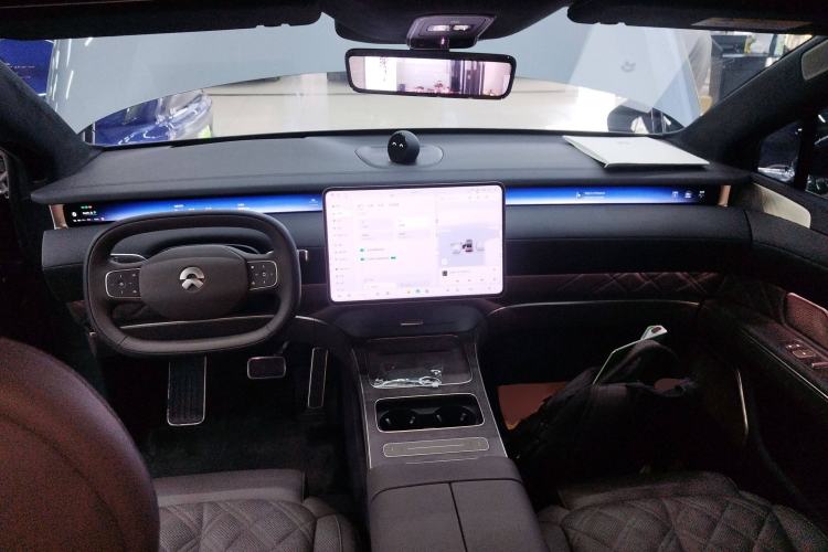 Used Nio ET9 2025 100kWh Signature Edition Center Console