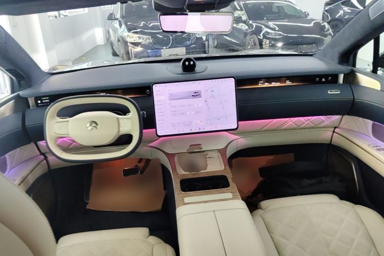 Used Nio ET9 2025 100 kWh Center Console