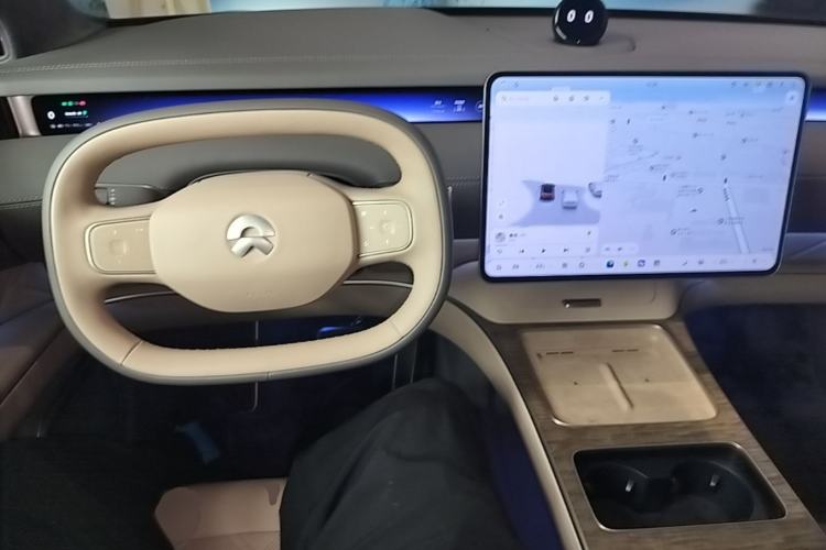 Used Nio ET9 2025 100kWh Signature Edition Center Console