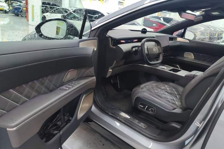 Used Nio ET9 2025 100kWh Signature Edition Driver Seat