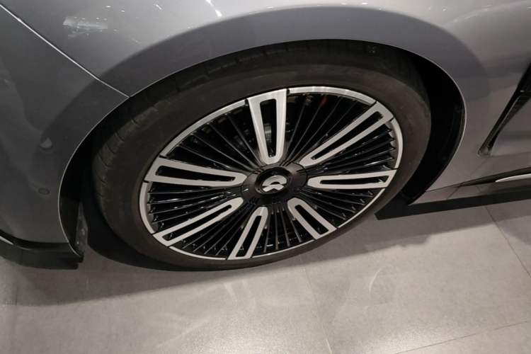 Used Nio ET9 2025 100kWh Signature Edition Exterior 4