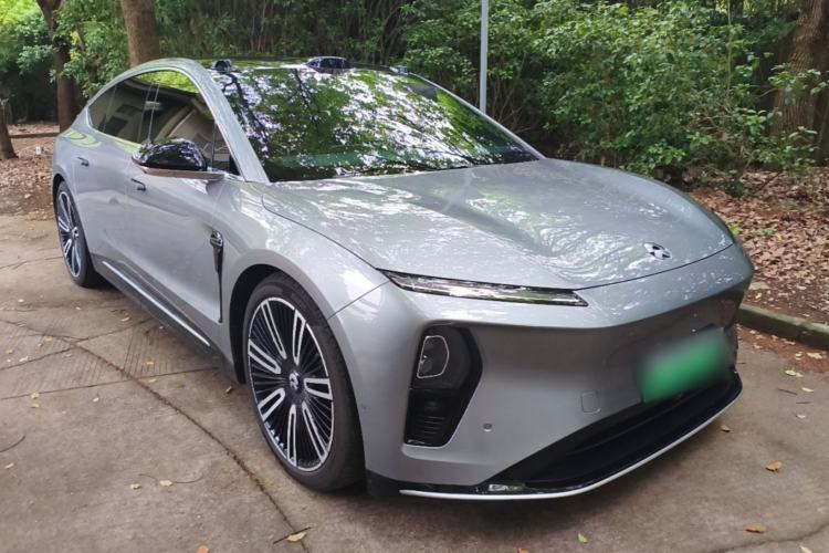 Used Nio ET9 2025 100kWh Signature Edition Front Right 45 Deg