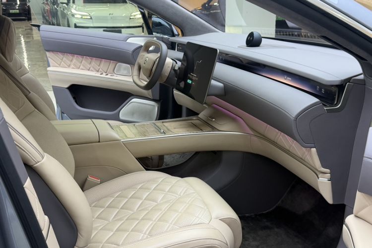 Used Nio ET9 2025 100kWh Signature Edition Interior 12