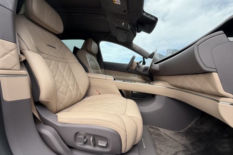 Used Nio ET9 2025 100kWh Signature Edition Interior 3