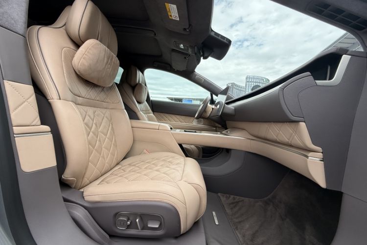 Used Nio ET9 2025 100kWh Signature Edition Interior 4