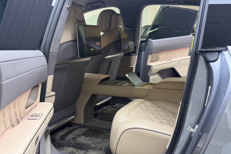 Used Nio ET9 2025 100kWh Signature Edition Interior 4