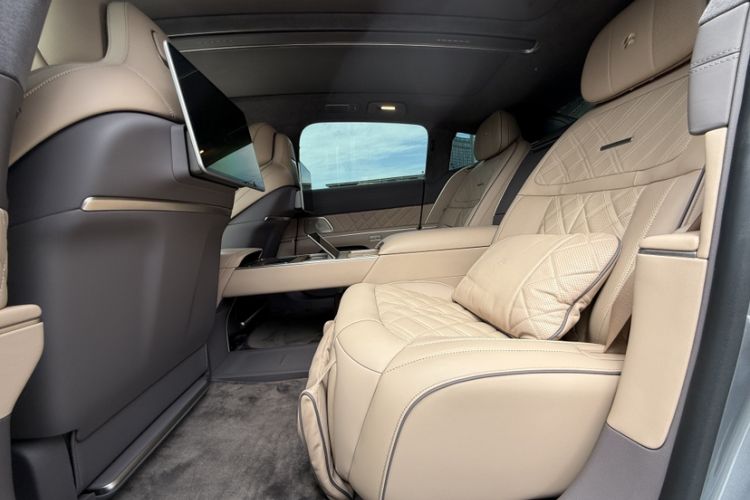 Used Nio ET9 2025 100kWh Signature Edition Interior 4