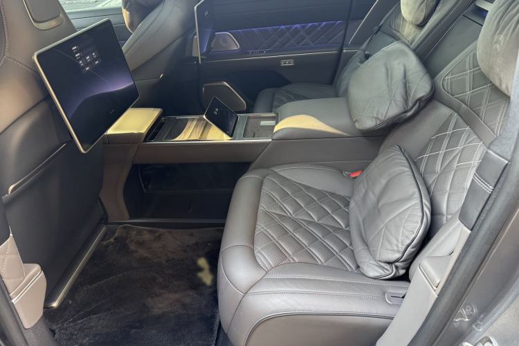 Used Nio ET9 2025 100kWh Signature Edition Interior 5