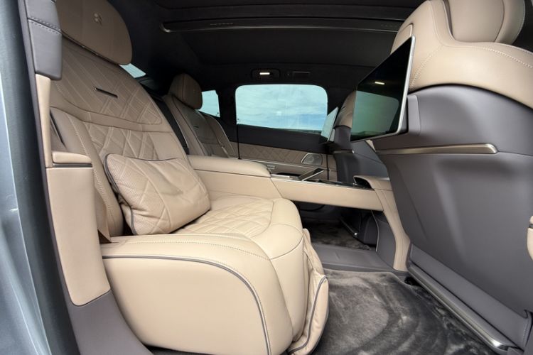 Used Nio ET9 2025 100kWh Signature Edition Interior 5