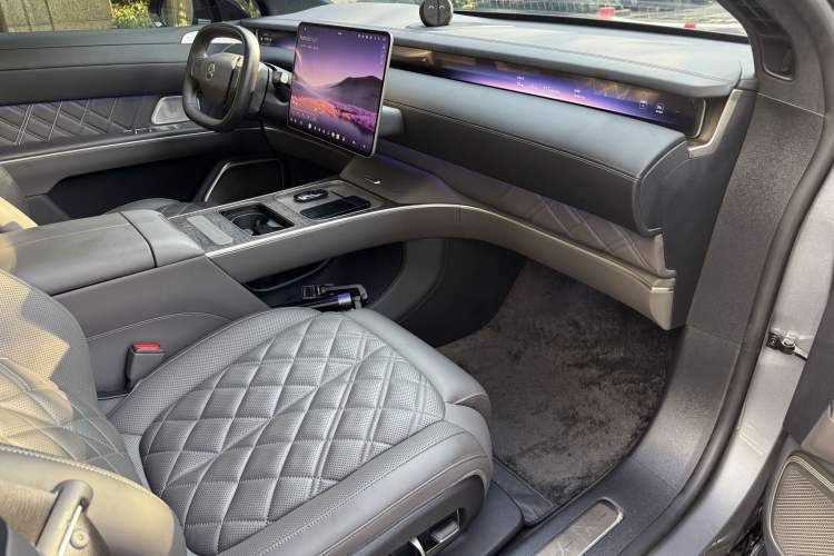 Used Nio ET9 2025 100kWh Signature Edition Interior 6