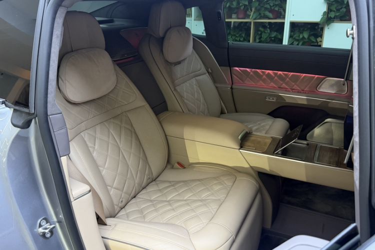 Used Nio ET9 2025 100kWh Signature Edition Interior 7