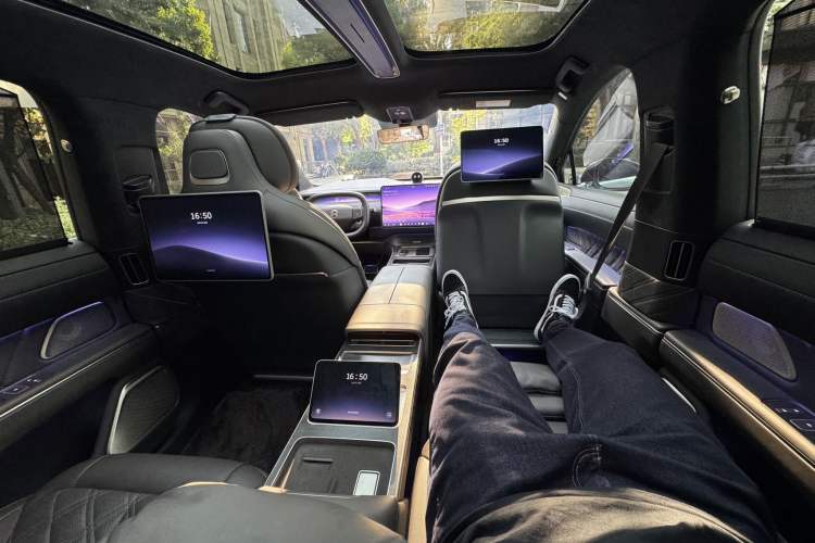 Used Nio ET9 2025 100kWh Signature Edition Interior 8