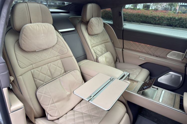Used Nio ET9 2025 100kWh Signature Edition Interior 8
