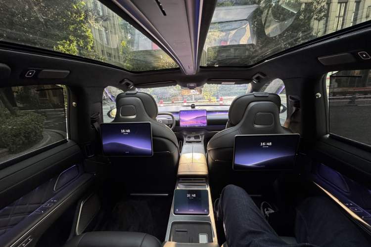 Used Nio ET9 2025 100kWh Signature Edition Interior 9