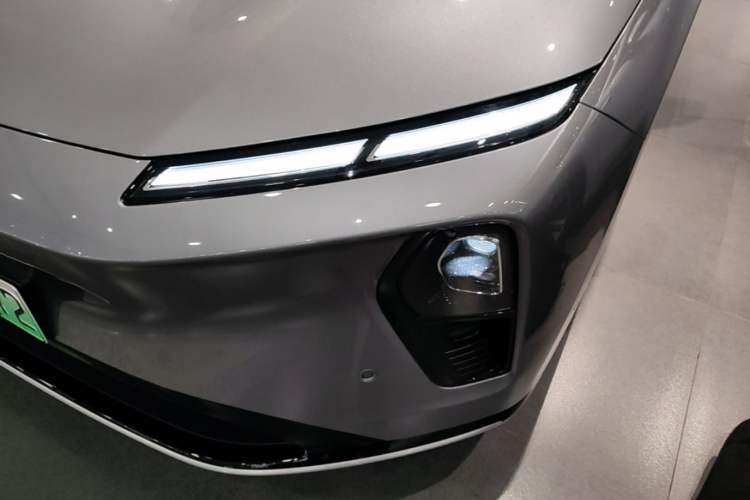 Used Nio ET9 2025 100kWh Signature Edition Left Front Headlight