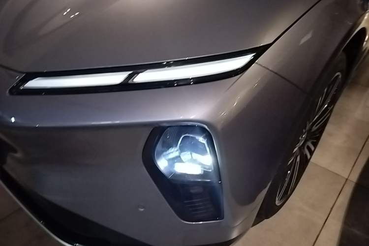 Used Nio ET9 2025 100kWh Signature Edition Left Front Headlight