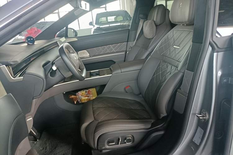 Used Nio ET9 2025 100kWh Signature Edition Left Front Seat