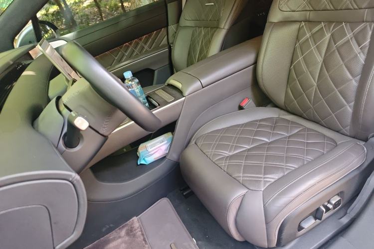 Used Nio ET9 2025 100 kWh Left Front Seat