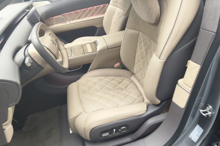 Used Nio ET9 2025 100kWh Signature Edition Left Front Seat