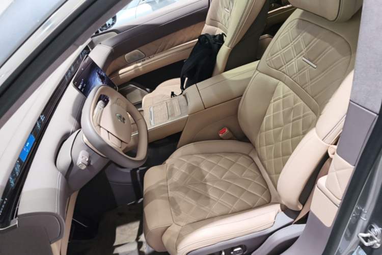 Used Nio ET9 2025 100kWh Signature Edition Left Front Seat
