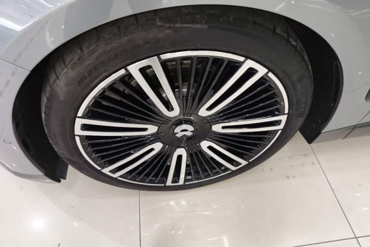 Used Nio ET9 2025 100kWh Signature Edition Left Front Wheel Hub